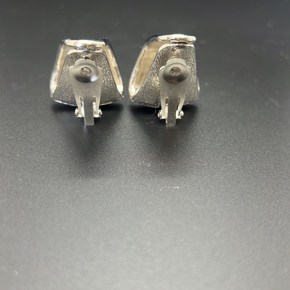 Vintage Joel Powell Silver Tone Clip Earrings - Picture 2 of 6